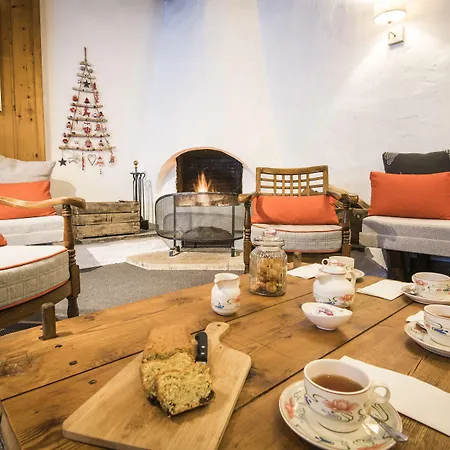 Chalet-hotel Gai Soleil Hotel 3*