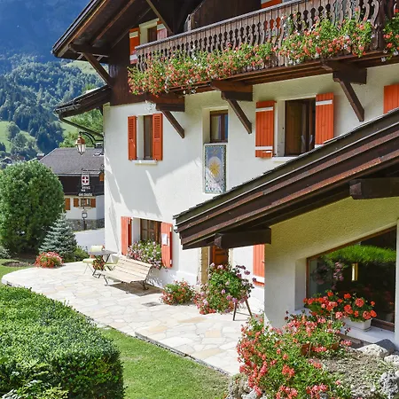 Chalet-hotel Gai Soleil 3*